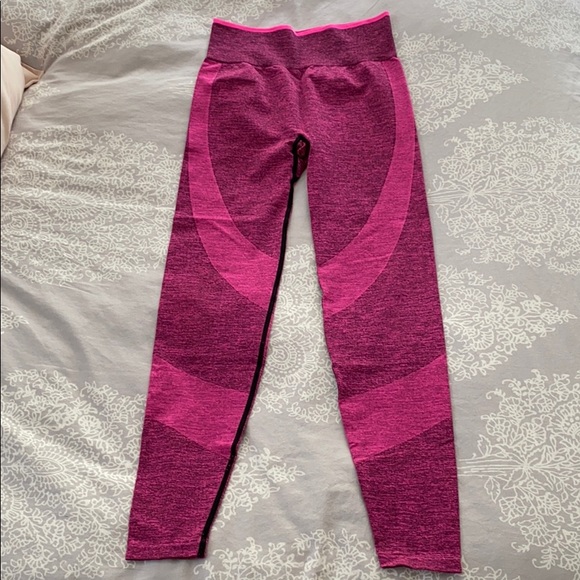 Victoria’s Secret PINK Seamless Outfit - Picture 4 of 5